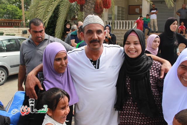 كفرقاسم -فيديو : حجا مبرور وسعيا مشكورا .. حجاج حافلة الحاج احمد الصوص تصل البلدة بسلام ودموع الفرح تغمر الجميع 